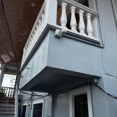Hollywood Guesthouse-2
